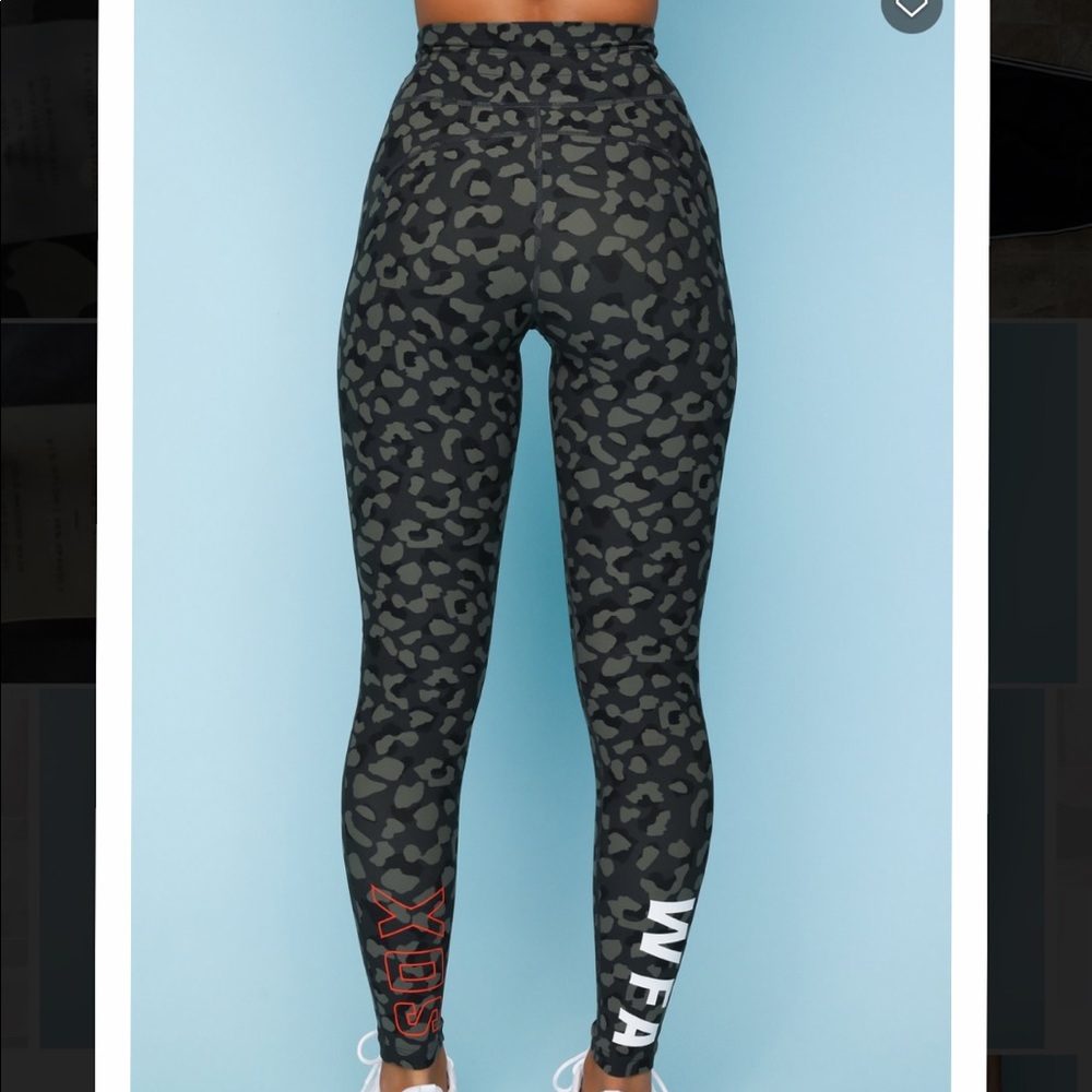 Sarah’s Day x WFA Soldier Leggings Camo Size M